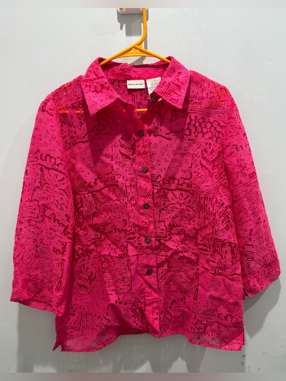 White Stag women MEDIUM (8/10) Bright Pink Sheer Button-Up Shirt summer vacation